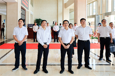 2022年8月，兰溪市委书记戴翀(左三)来J9九游会集团调研